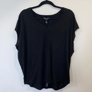Women’s Black Tshirt in perfect condition!